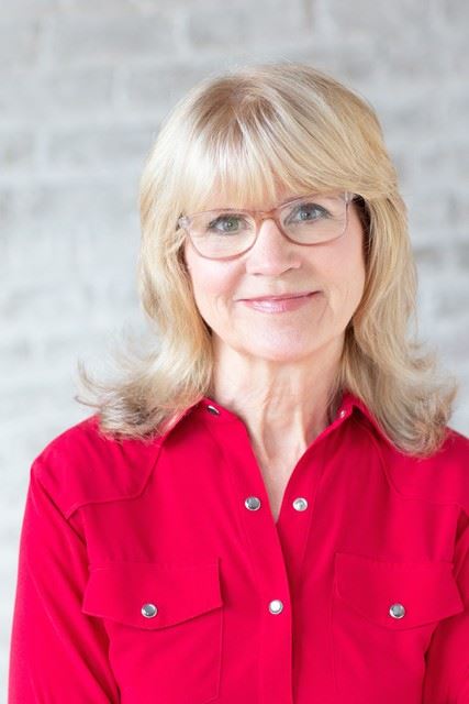 Moderator Lorna Landvik 